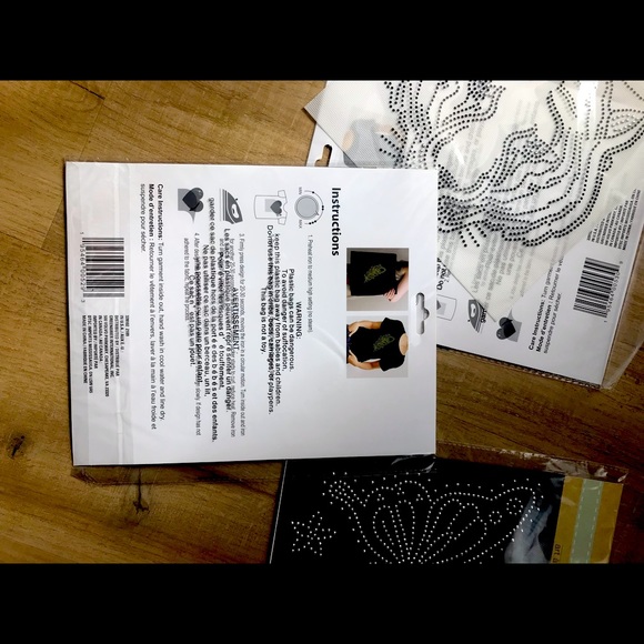 Crafter's Square Iron-On Rhinestone Patch - Fern Leaf Design - Picture 4 of 10